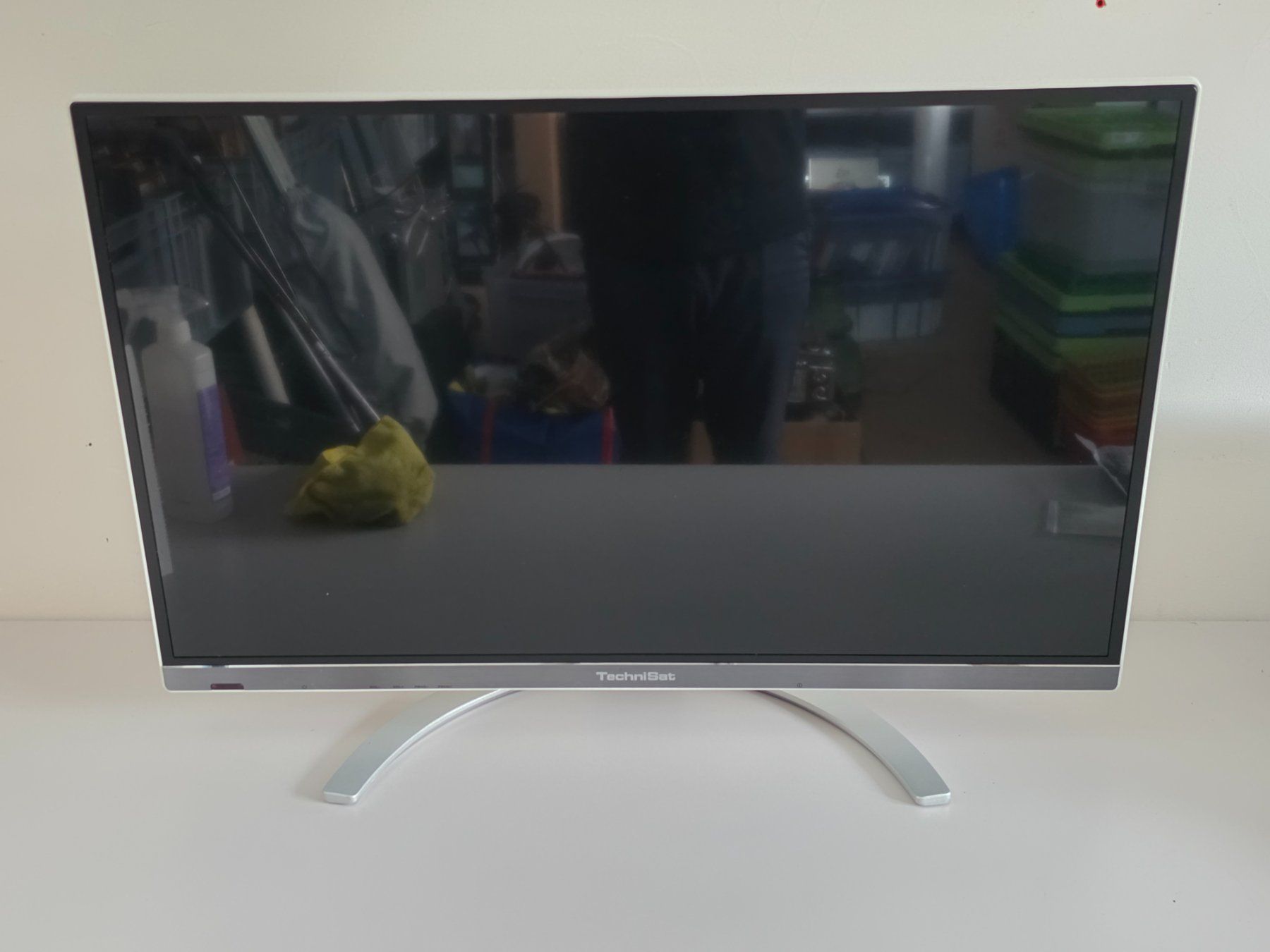 Technisat Fernseher: TechniSat 32 Zoll Smart TV ab 1 Fr. – Gebraucht aus Birr von DisDas