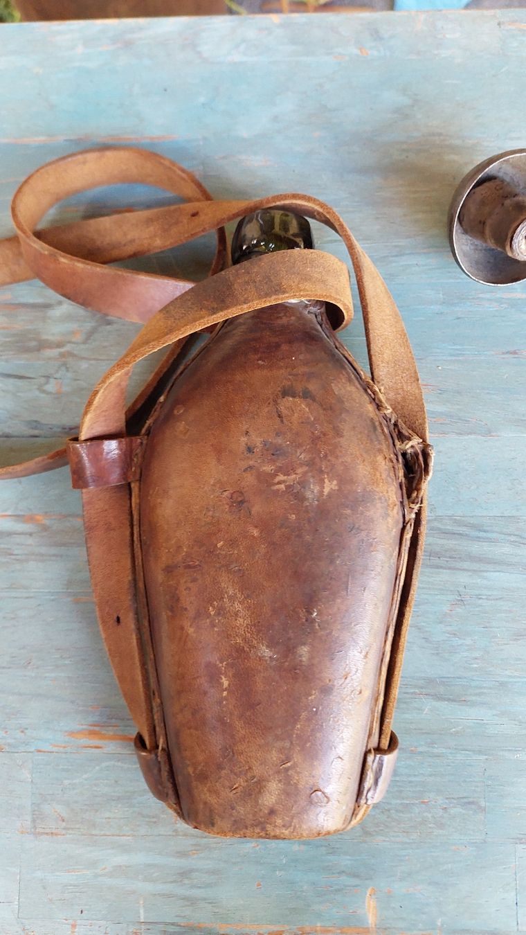 Ausrüstung & Ersatzteile: Feldflasche Leder Hülle mit Gurt  – Gebraucht aus Konolfingen von lanomi 3