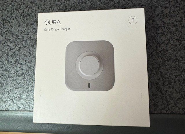 Chargements: Oura Ring 4 Charger – Neuf avec emballage d'origine à Hofstetten SO par Grunzi7