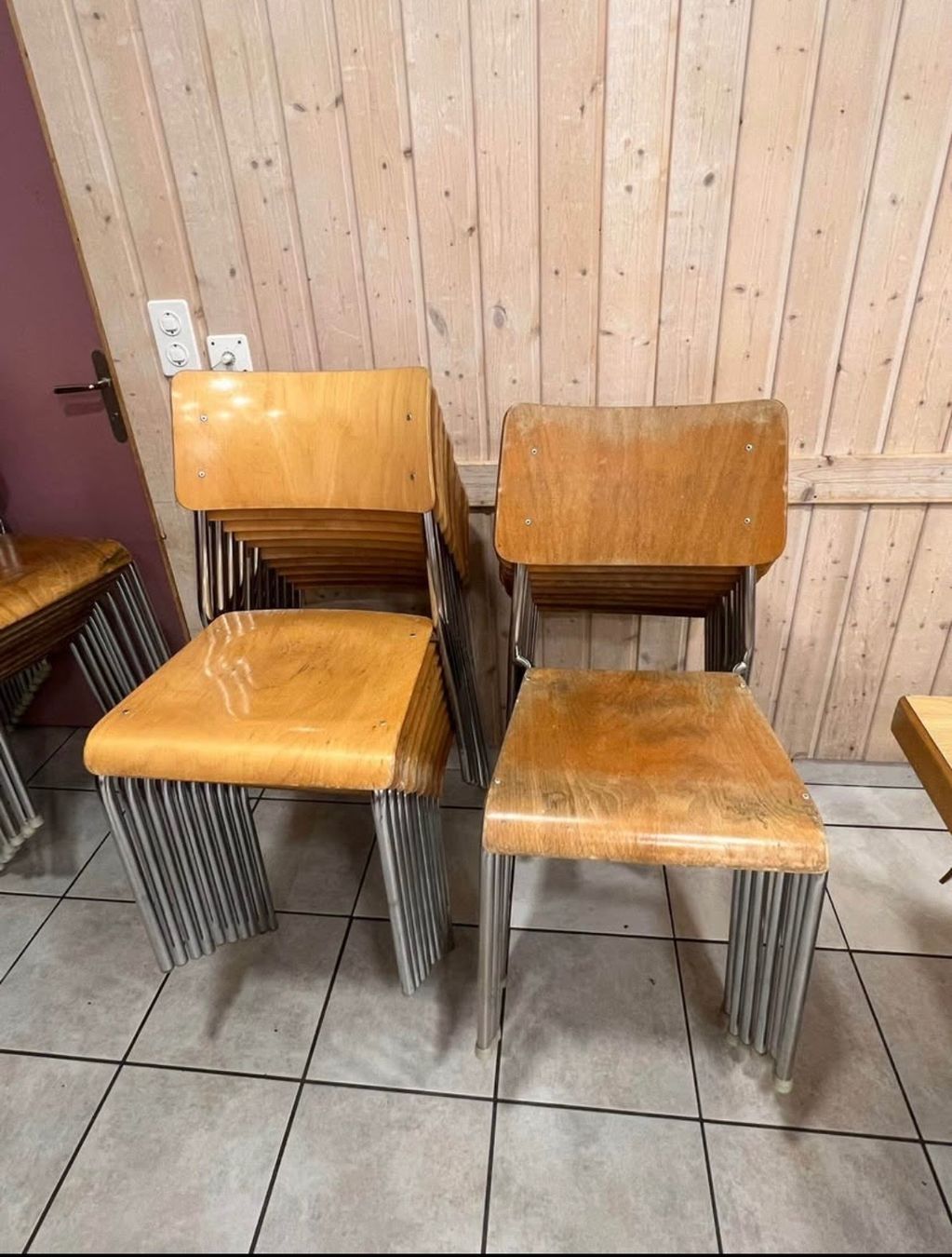 Stühle: Holzstühle mit Metallgestell – Gebraucht aus Leukerbad von sto_5rmh 1