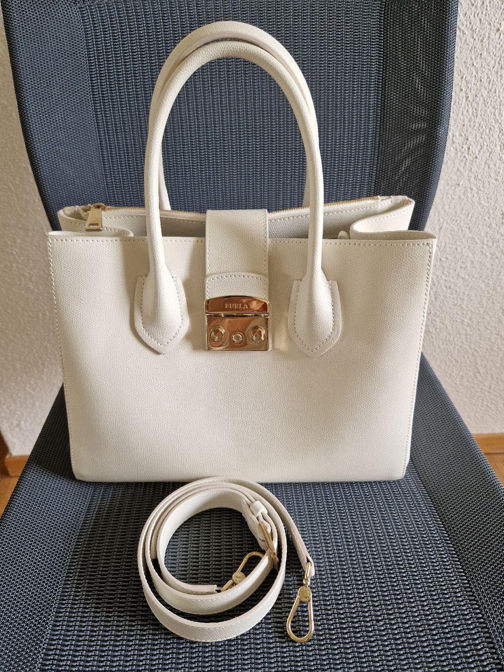 Furla Borse da donna: Wunderschöne Furla Tasche – Nuovo (secondo la descrizione) da Kloten venduto da somsing
