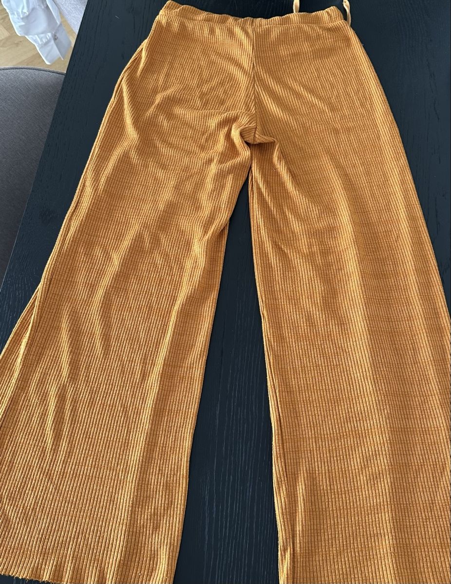 Zara Pantaloni: Zara Wide Leg Pants – Usato da Zürich venduto da juz_2t2j 3