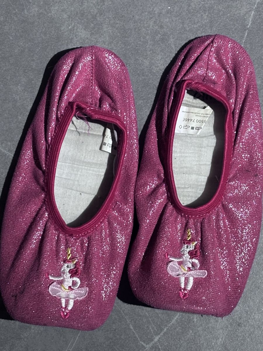 Scarpe per ragazze: Turnschläppli Grösse 33/34 alive – Usato da Herzogenbuchsee venduto da MoLa85