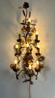 Wunderschöne alte Wandlampe mit floralem Design