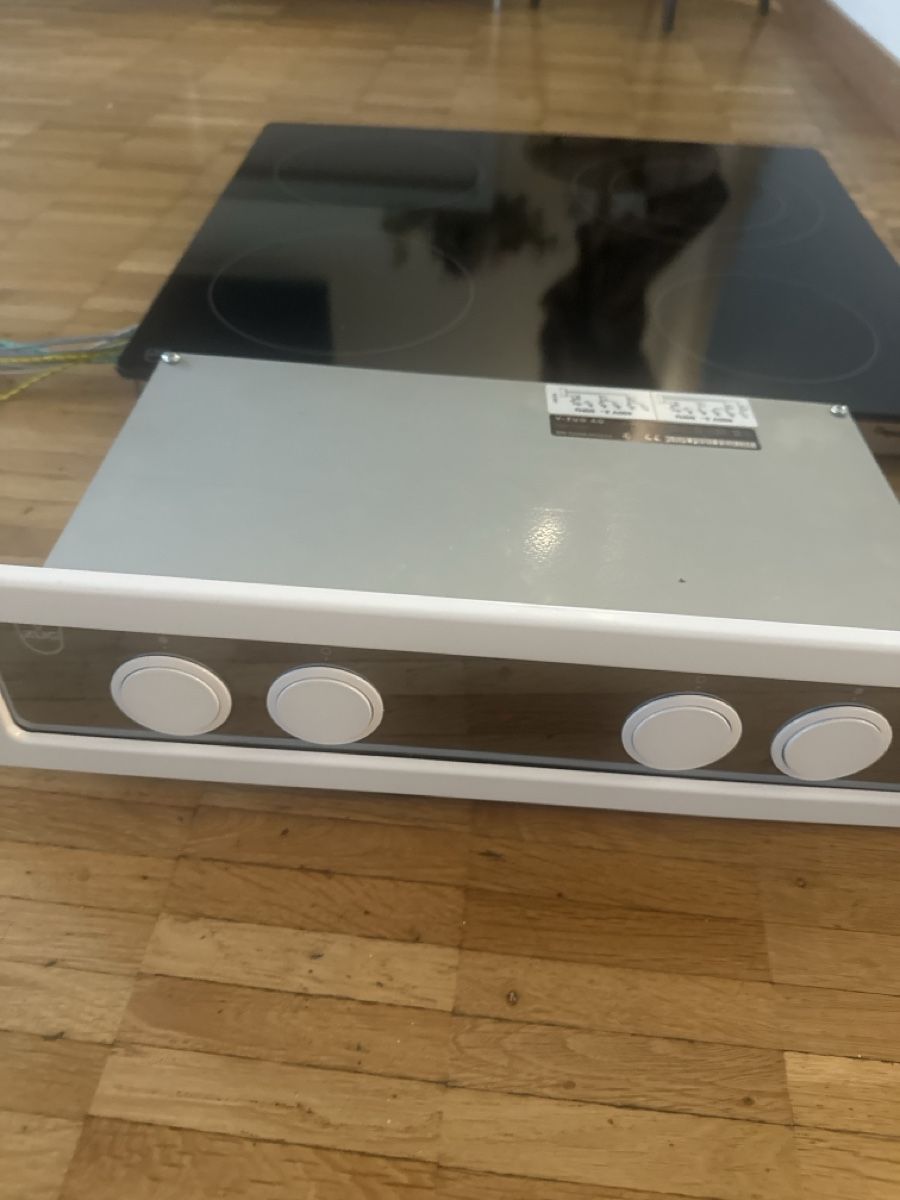 V-Zug Cucine: Kochfeld V- Zug neu preis 3000 – Usato da Rapperswil SG venduto da kat_rw8q 2