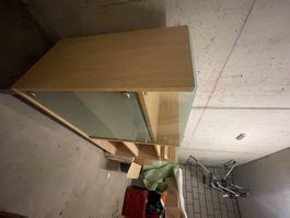 Sideboard mit Glastüren und viel Stauraum, Top Zustand