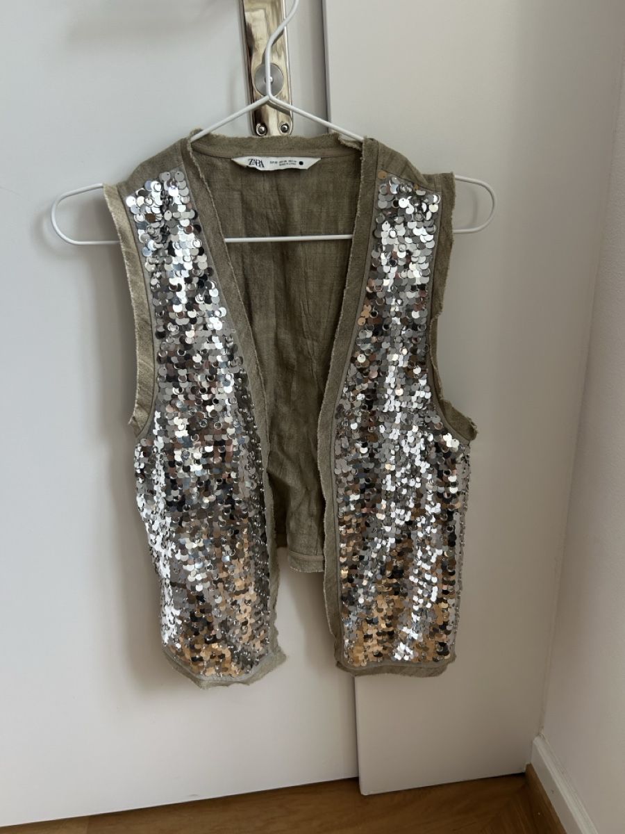 Zara Top: Zara Sequin Embellished Top - Sparkle into Summer! – Usato da Zürich venduto da pdi_kr7j