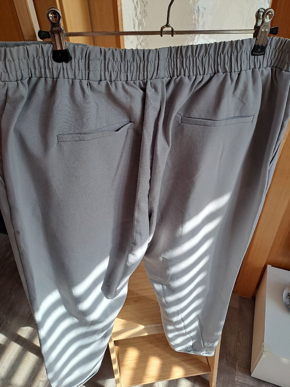 Hosen: Chicoree Damenhose grau Grösse L  – Gebraucht aus Rickenbach LU von bishiida 3