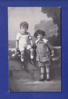 ENFANT - 2 jeunes garçons