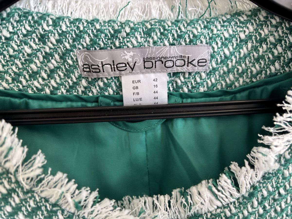 Manteaux: ASHLEY BROOKE - Manteau Bouclé - 42 – Neuf (Voir description) à Chardonne par teenyweeny 2