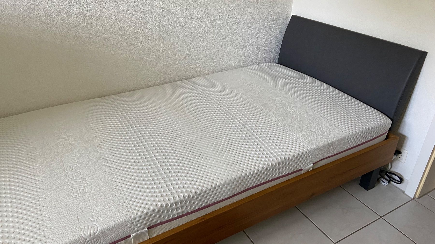 Letti: Bett Wildeiche 100 x 200 – Usato da Thalwil venduto da drepak
