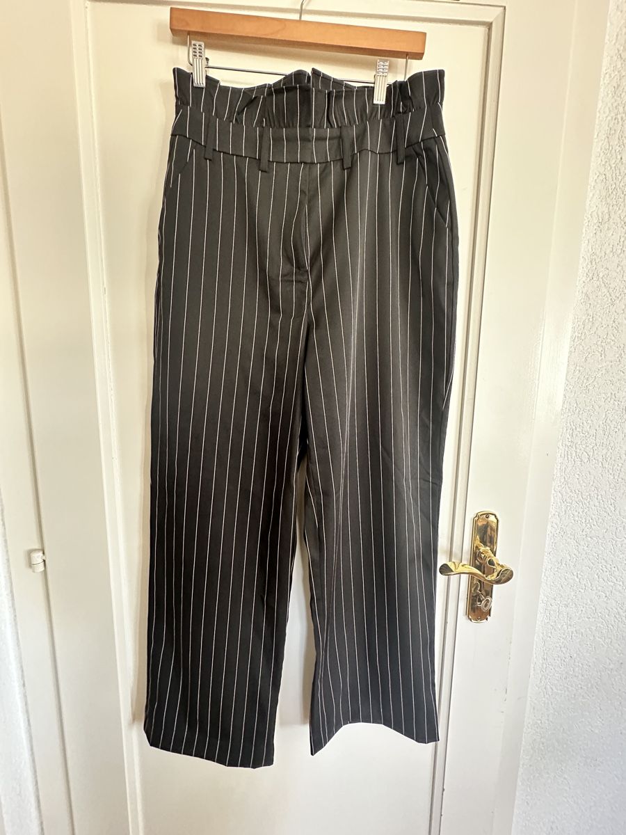 Vero Moda Hosen: Pantalon classe / élégant rayé noir et blanc – Neu (gemäss Beschreibung) aus Cheseaux-Lausanne von Cerfynie