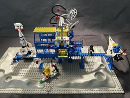 Lego 6971 Inter-Galactic Command Base (1984)