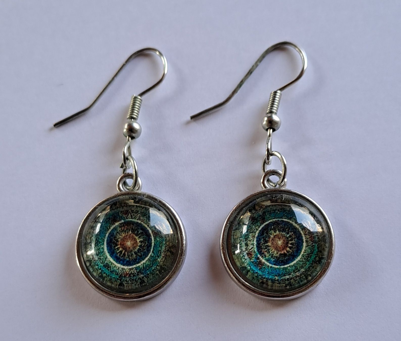 Orecchini pendenti & Orecchini a lobo: Ohrhänger Mandala Muster silberfarben im Boho Stil – Usato da Gampel venduto da hil_q526 3