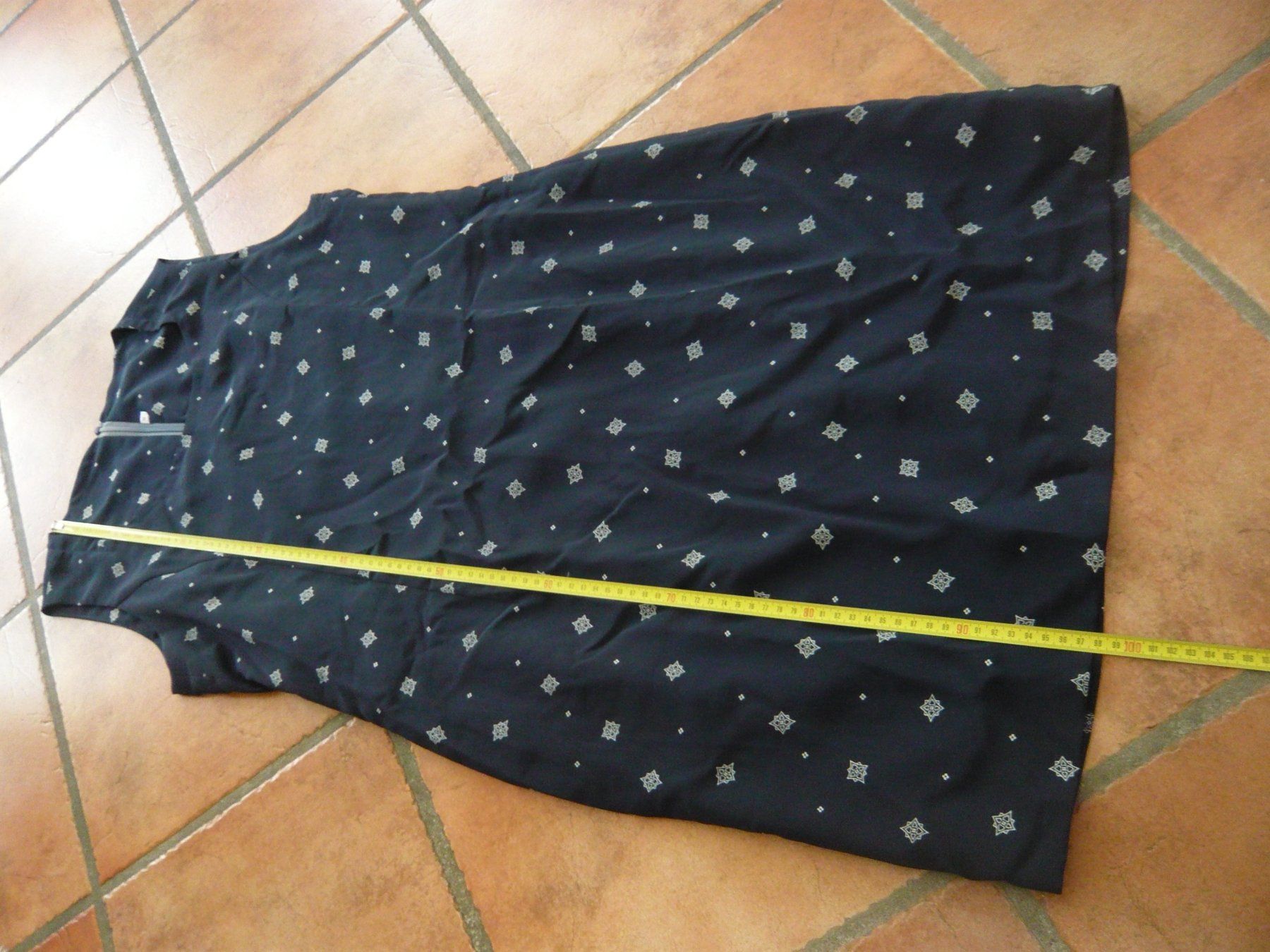 Vestiti: Kleid Gr 46-48 / L – Usato da Ruggell venduto da Btt 5
