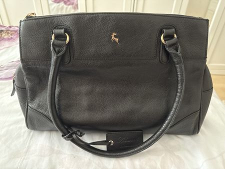 Schwarze Ledertasche "Ashwood", gut erhalten