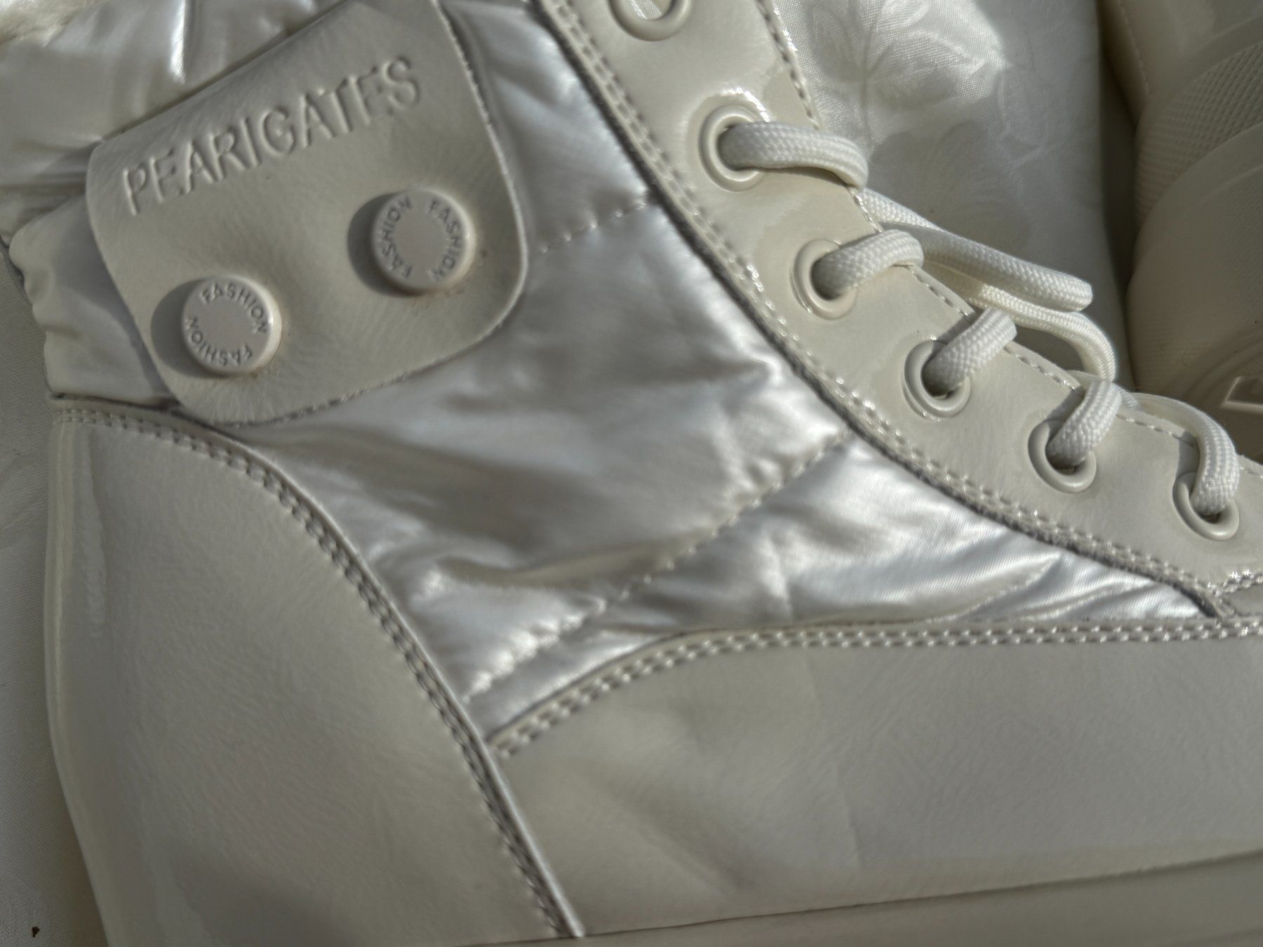 Scarpe da donna: Mädchen- oder Damenschuhe mit Fell - Grösse 39/39.5 - NEU – Nuovo e nell'imballaggio originale da Vacallo venduto da cri_229f 2