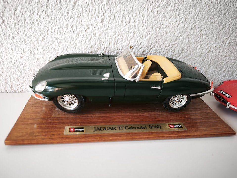 Jaguar Modellini d'auto: 3x Modellauto Jaguar E-Type Cabriolet Corgi Bburago 1961 – Usato da Toffen venduto da Immo-Erben 1