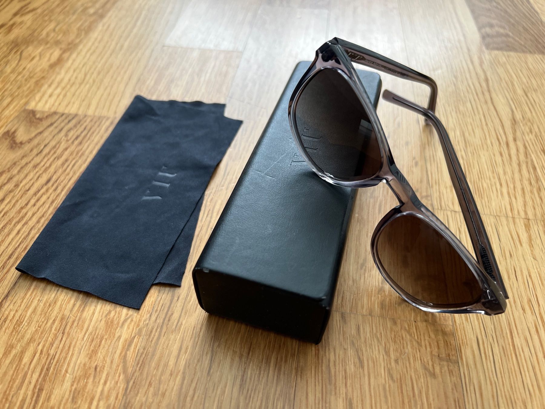 Viu Occhiali & Lenti: Viu Sonnenbrille mit Etui/Brillentuch – Usato da Glattpark(Opfikon) venduto da ste_n99y 8