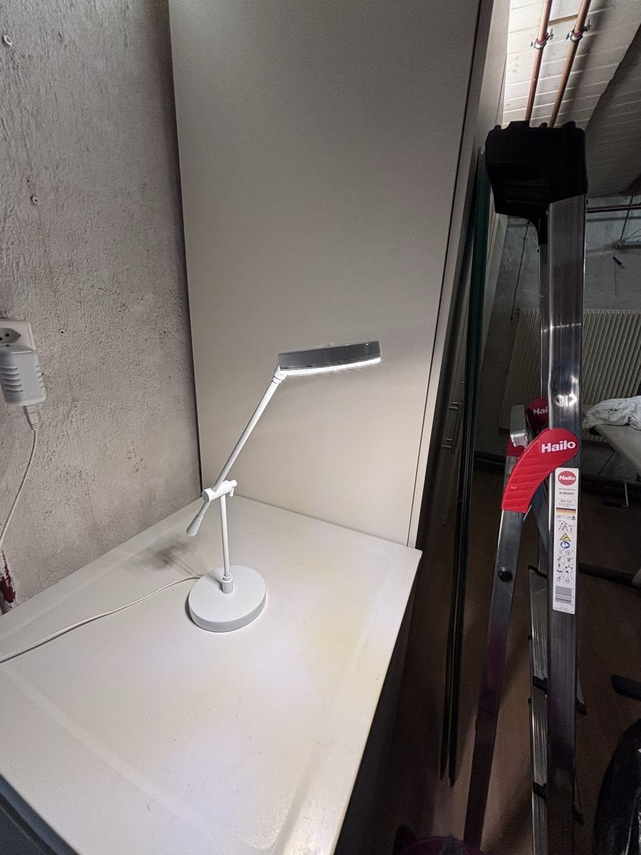 Lampes: Helle Schreibtischlampe  – D'occasion à Erlach par Trechsel 1