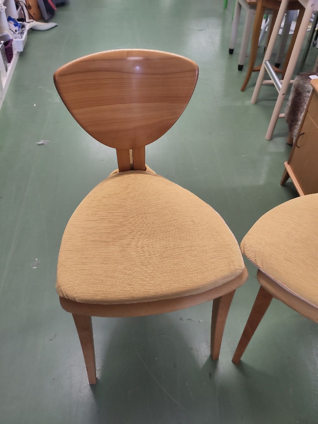 Girsberger Set di tavolo e panche: Girsberger Esstisch und Stühle 6er Set – Usato da Pratteln venduto da Cartonsducoeur_bl 6