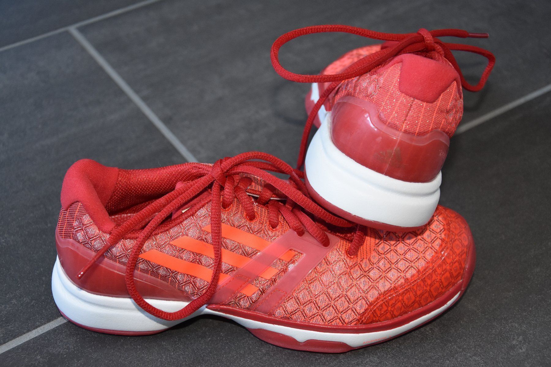 Adidas Damenschuhe: Laufschuh, Adidas, Gr. 36 2/3 – Neu und originalverpackt aus Sins von dsto 2