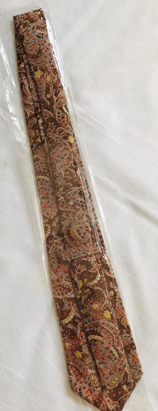 Cravatte: Brand new silk tie. – Nuovo e nell'imballaggio originale da Tagelswangen venduto da fireiceprincess 4
