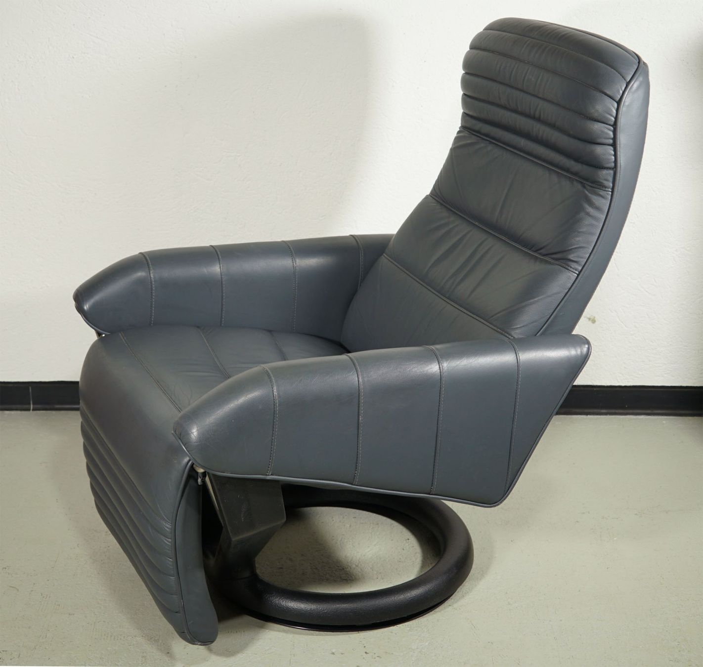 Poltrone: Dänischer Designklassiker Relaxsessel Action Recliner – Usato da Meggen venduto da Trouvaillen 4