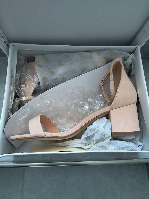 Scarpe da donna: Neue Damenschuhe – Nuovo (secondo la descrizione) da Möriken AG venduto da stylish88