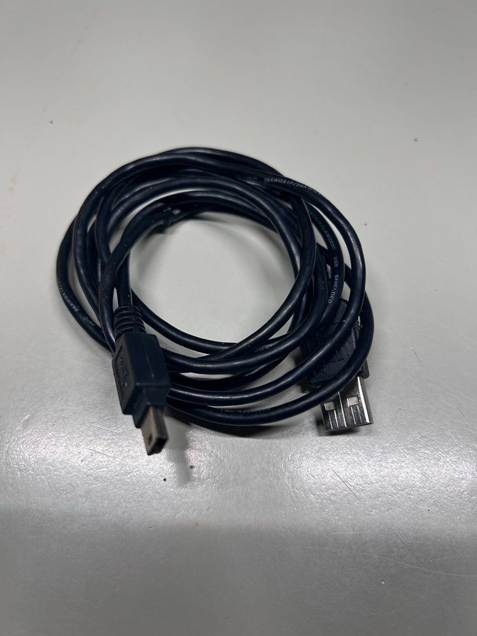 Kabel: USB Type-A a Mini-USB Type-B – Gebraucht aus Giubiasco von LorisVale