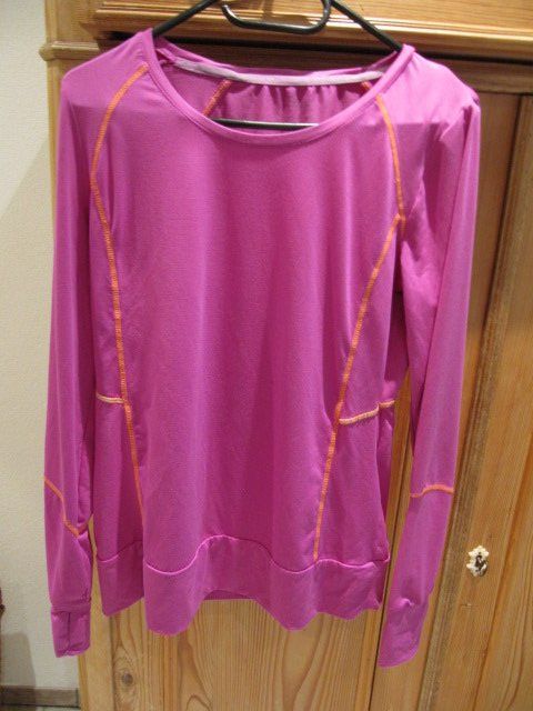 T-Shirts: Funktionssportshirt Damen violet Gr. M – Gebraucht aus Wenslingen von kasjupeia 2
