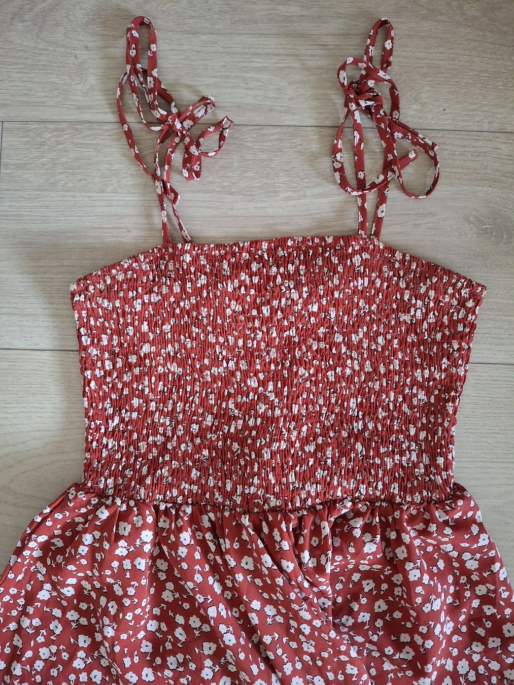 Robes: Robe été rouge – D'occasion à Ecublens FR par kla_th5j 1