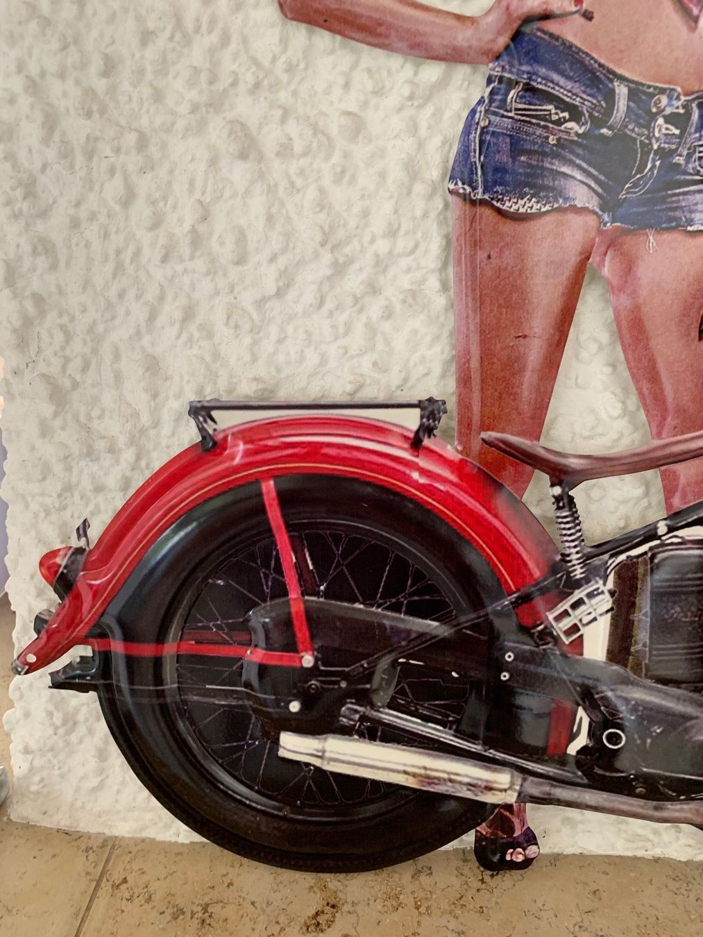 Insegne: Neuware Schild Frau mit Motorrad – Nuovo (secondo la descrizione) da Kirchdorf AG venduto da coco123 4