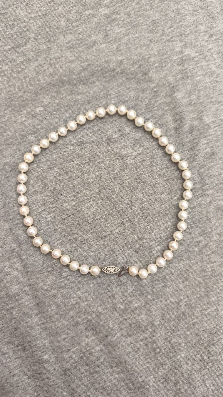 Ketten: Collier de perles fermoir en or blanc – Gebraucht aus Martigny von JeanmarcVS