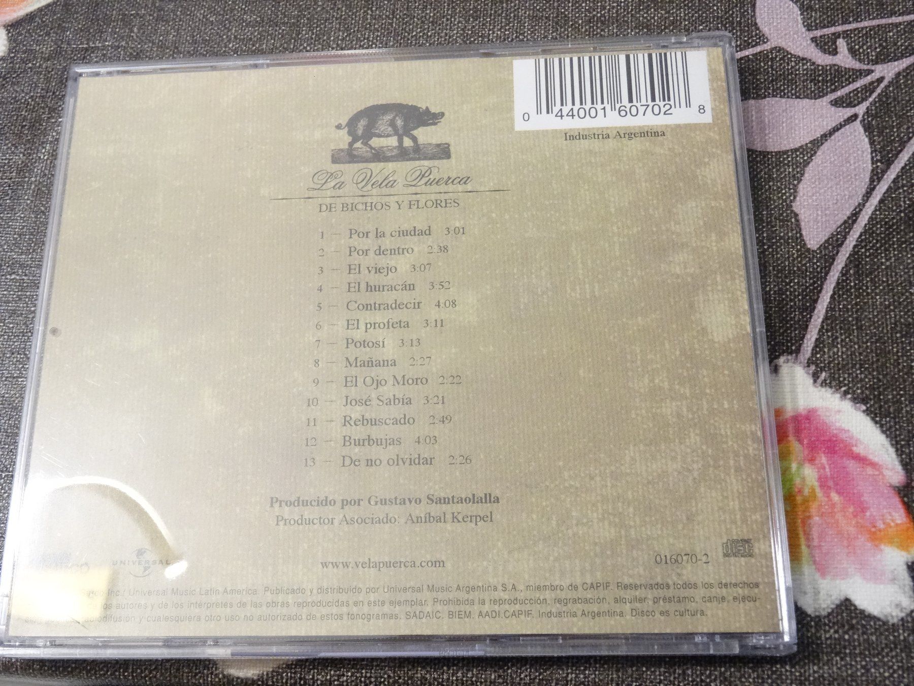CDs: La Vela Puerca - De Bichos y Flores CD – D'occasion à Olten par Disc-Ausverkauf 1