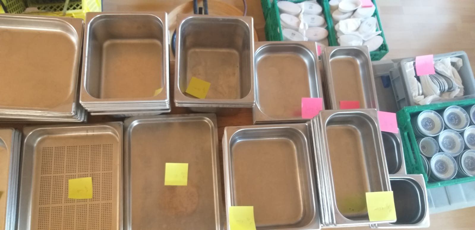Komplettküchen: DIV CATERING MATERIAL – Gebraucht aus Zullwil von imh_lq9s