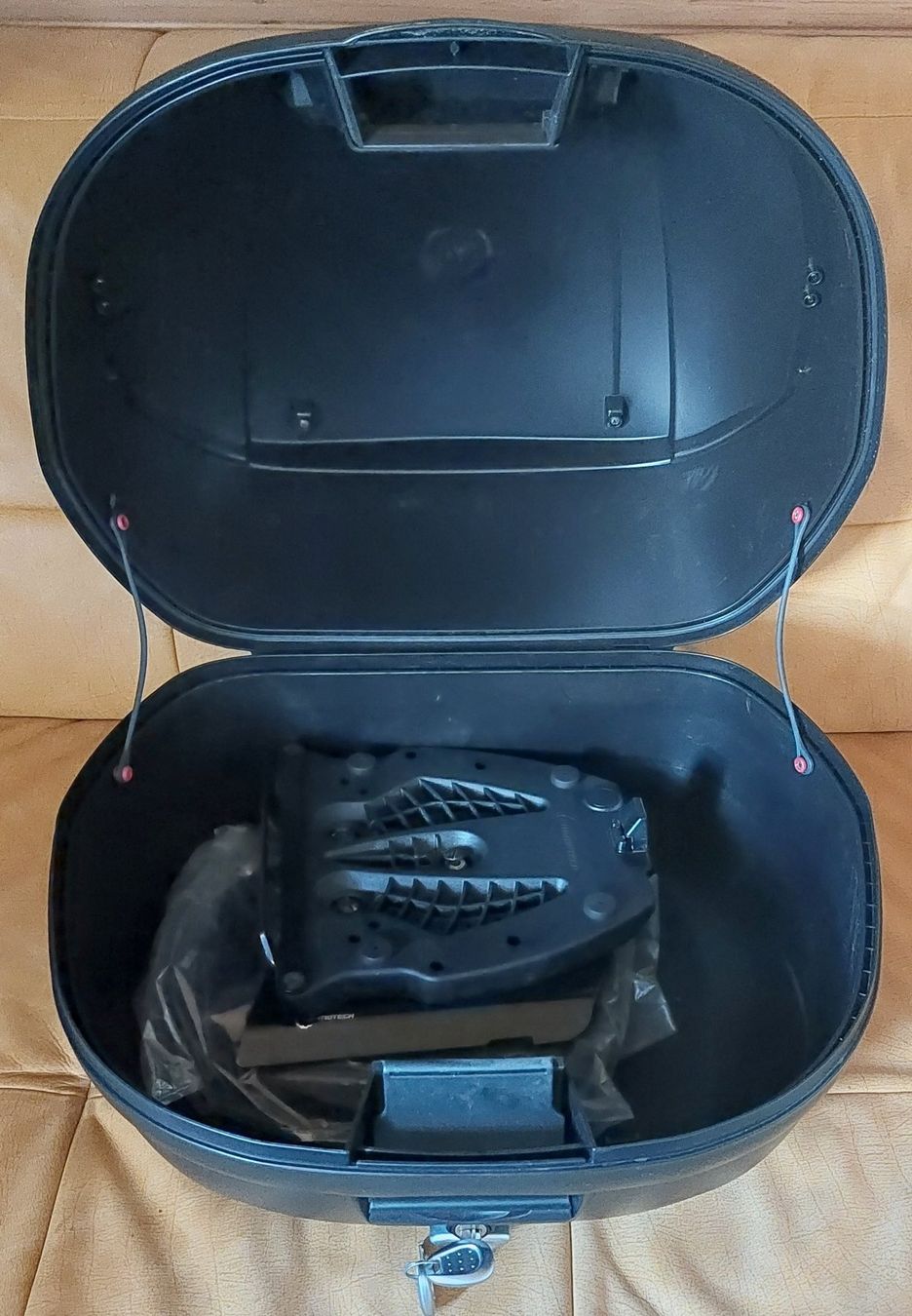 Givi Topcase: GIVI-BOX – Gebraucht aus NIDAU von arraialdajuda 1