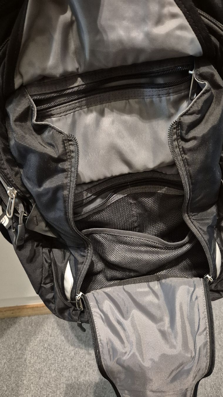 North Face Rucksäcke: Business Rucksack North Face Surge – Gebraucht aus Zürich von Lx 4
