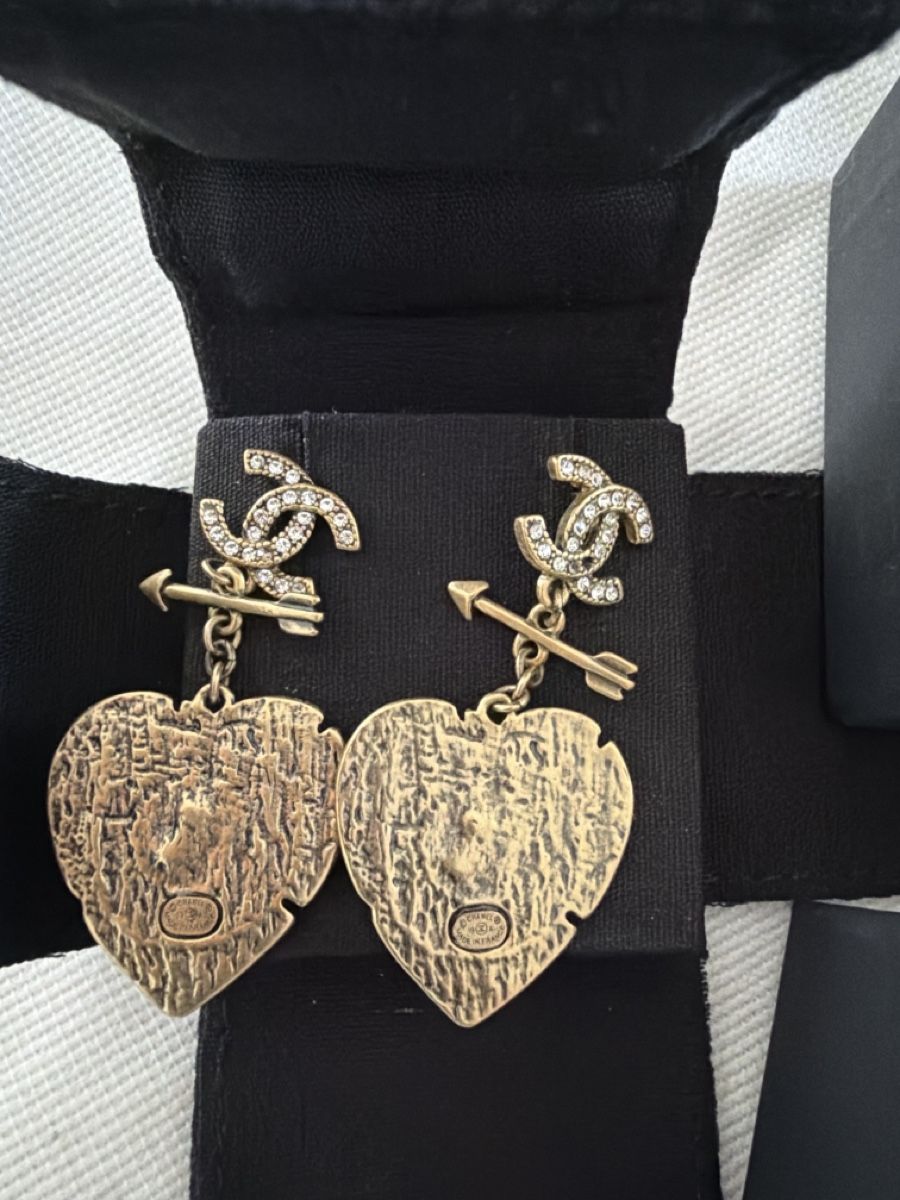 Chanel Ohrringe & -stecker: Elegant Chanel earring with Arrow and Target – Gebraucht aus Geneve von esp_8rbh 2