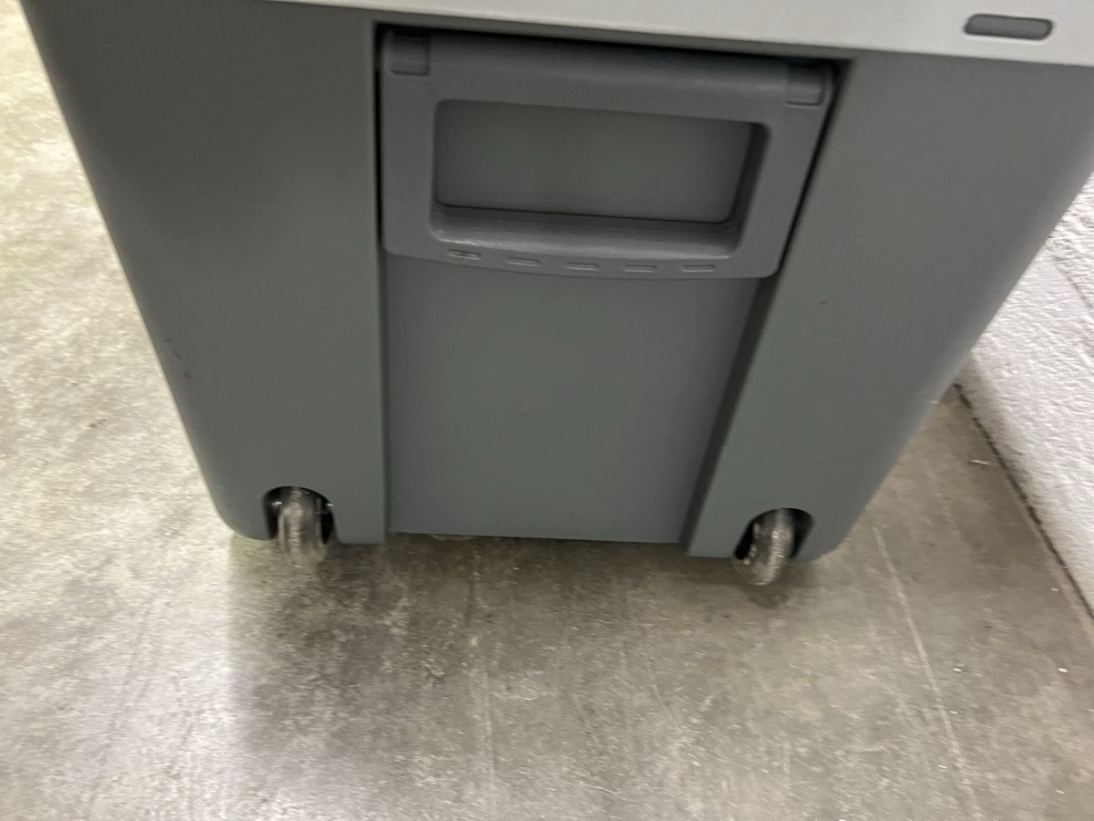 Frigoriferi & Refrigeratori: Weber elektrische Kühlbox KB40, 12V – Usato da Liestal venduto da R-wed 3