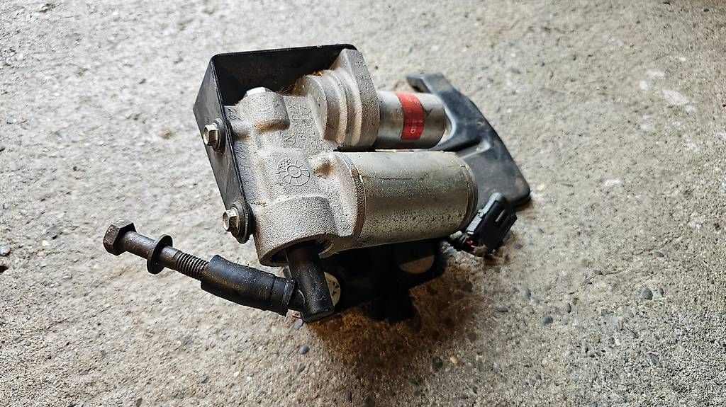 Jeep Alle Autoersatzteile: Bendix ABS Block Jeep Cherokee XJ – Gebraucht aus Wettswil von Swiss_Outlaw 2