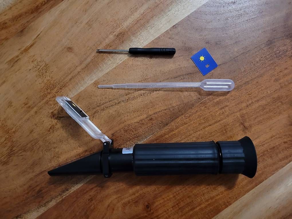 Misurare: Refraktometer von ARKA mit LED – Nuovo e nell'imballaggio originale da Liebefeld venduto da S.Chiara 1