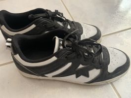 Schwarze & weisse Retro Sneaker, Gr. 41