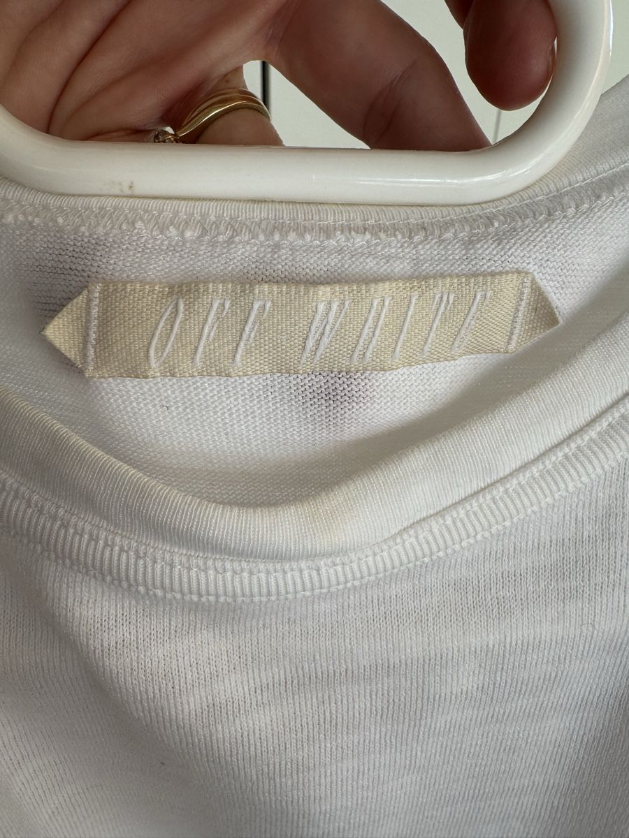 Off-White T-shirt: Off-White T-Shirt, Top Zustand – Usato da zürich venduto da Bailey17 4