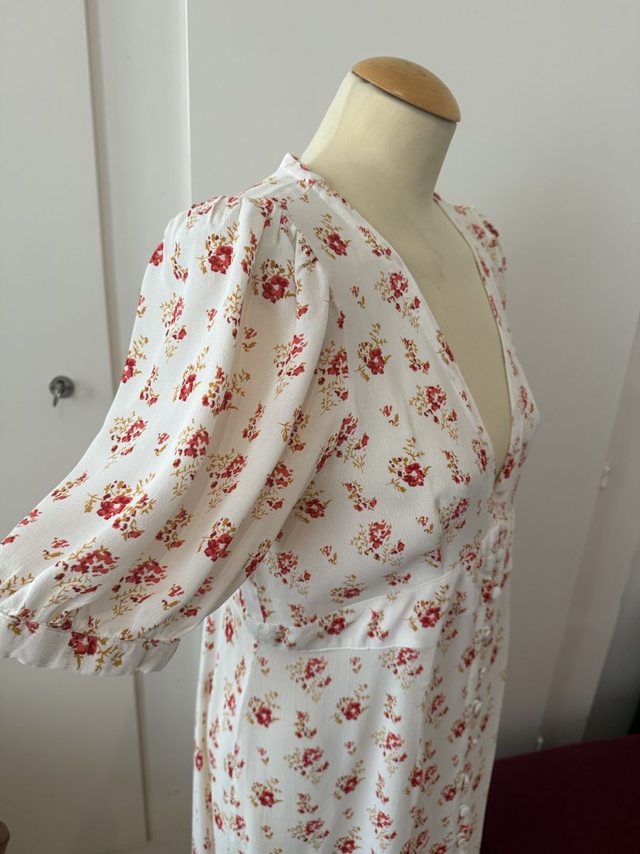 Asos Kleider: Robe fleurie blanche ASOS – Neu (gemäss Beschreibung) aus Le Locle von tchanatakoua 2