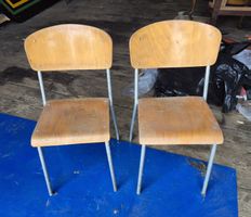 2 chaises scolaire bois et métal, bon état
