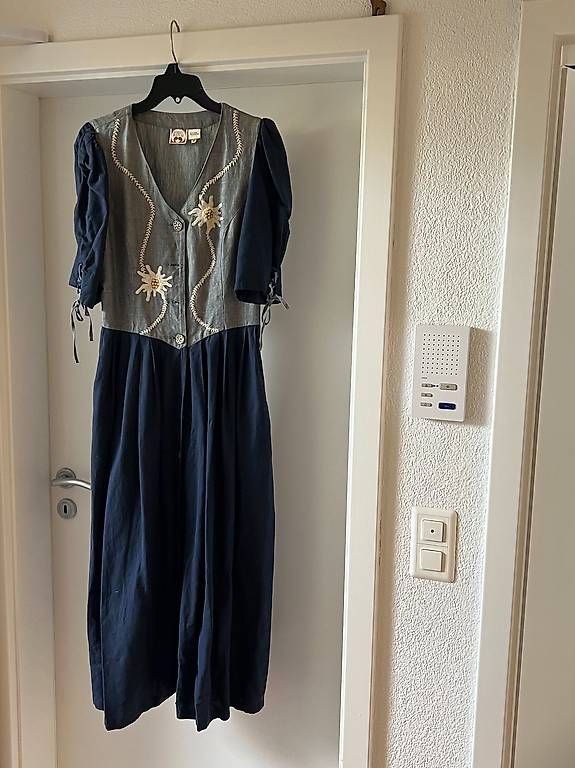 Vestiti: Dirndl – Usato da Ermatingen venduto da Wonasa