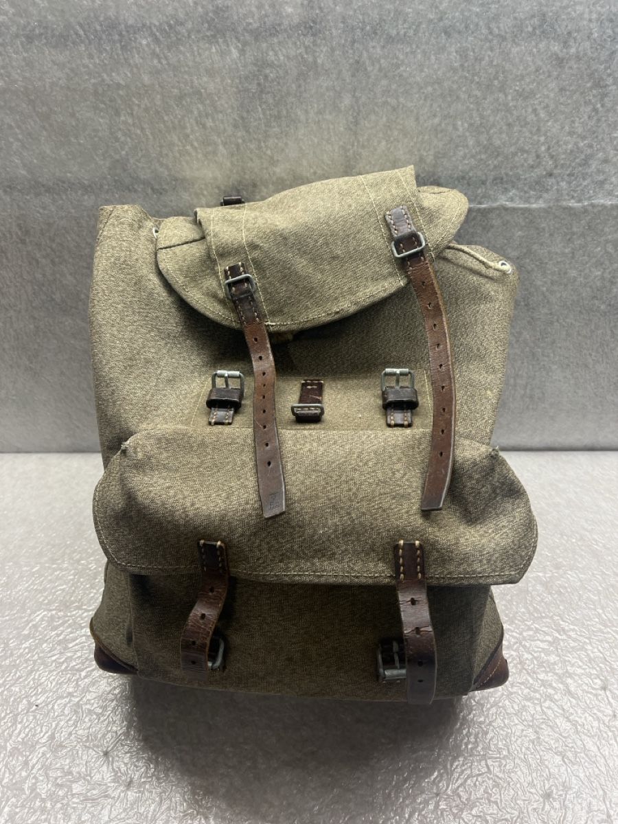 Schweizer Armee Rucksäcke: Original Schweizer Militär Rucksack, 1966 – Gebraucht aus Rotkreuz von perlengott