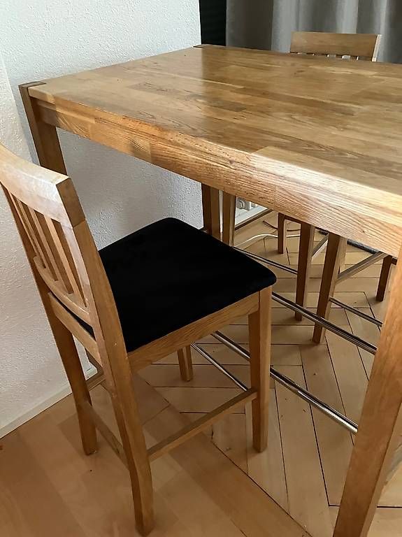 Set de table et chaises: Ess&Bartisch und 4 Stühle – D'occasion à Zürich par bka_fnk2 1