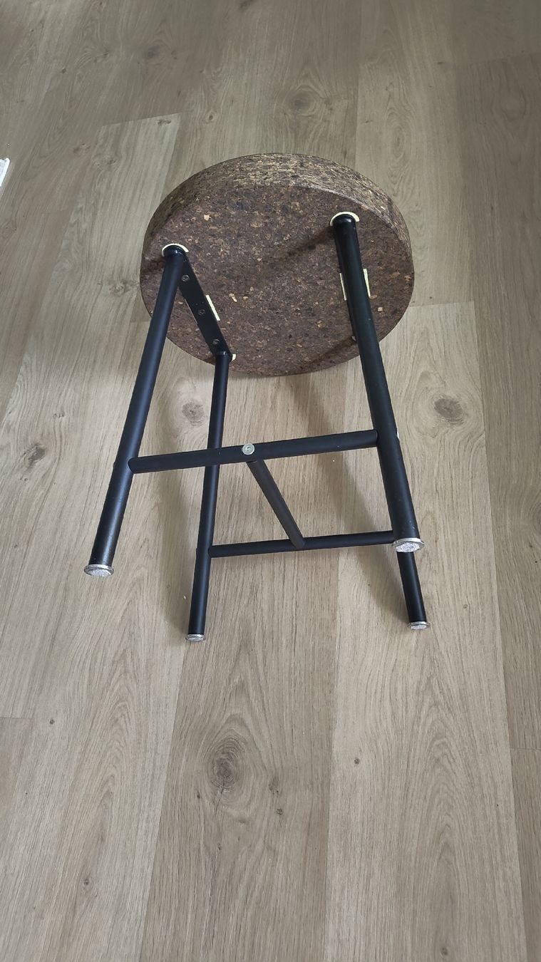 Ikea Set di tavolo e panche: Ikea Hocker und Couchtisch aus Kork – Usato da Würenlos venduto da Kev_adr_Mo 2